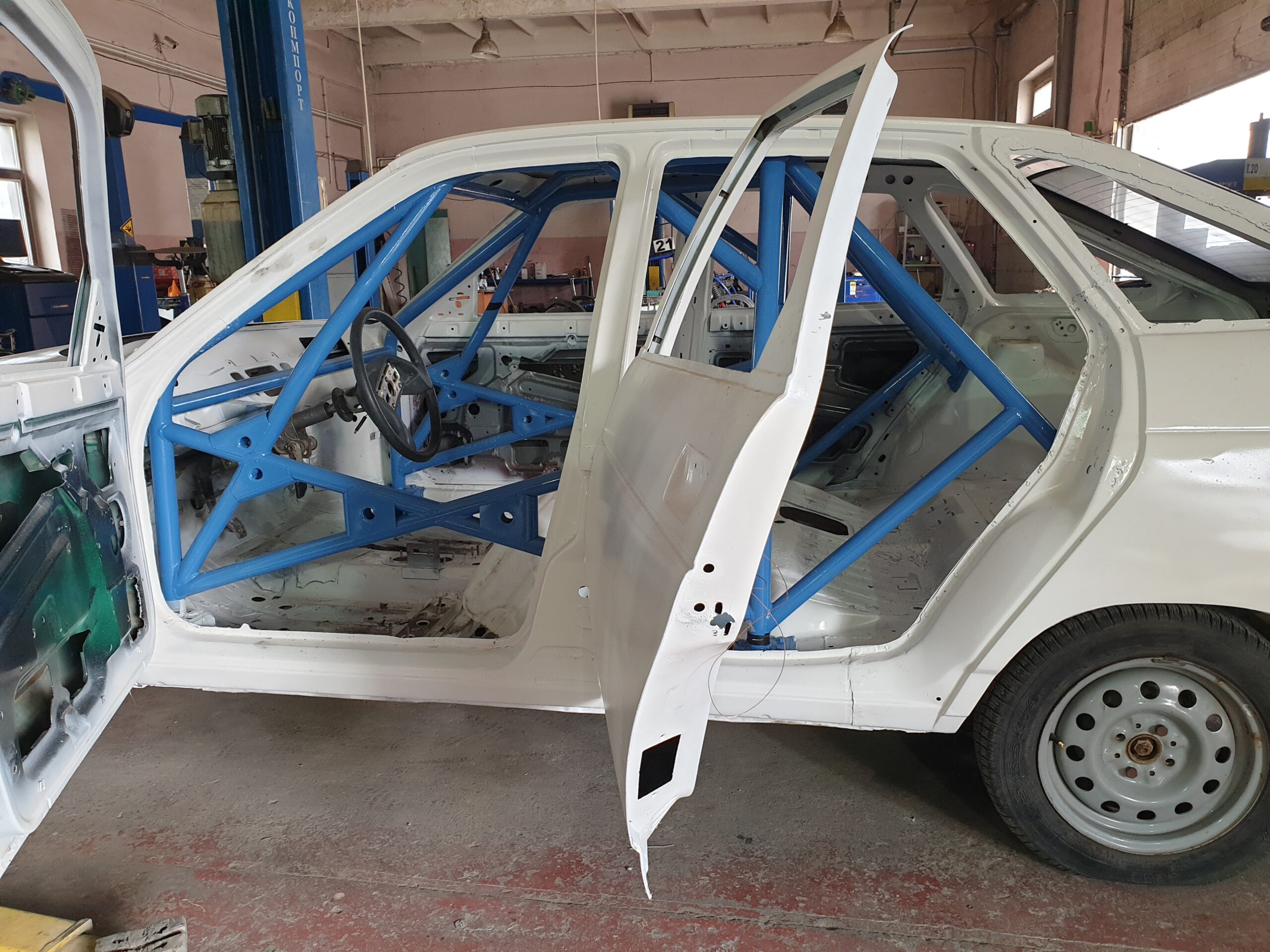 Кузовной ремонт и покраска ВАЗ-2112