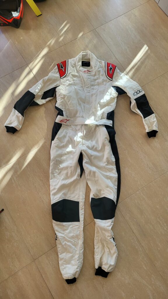 Комбинезон alpinestars gp tech v2 , новый , размер 50