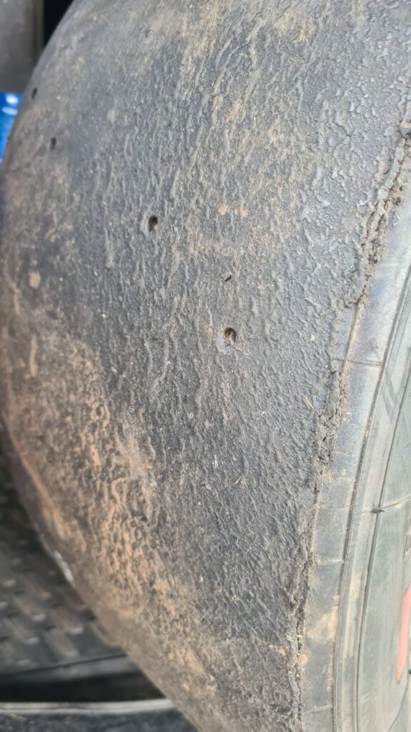 ADVAN A005 250/640R18