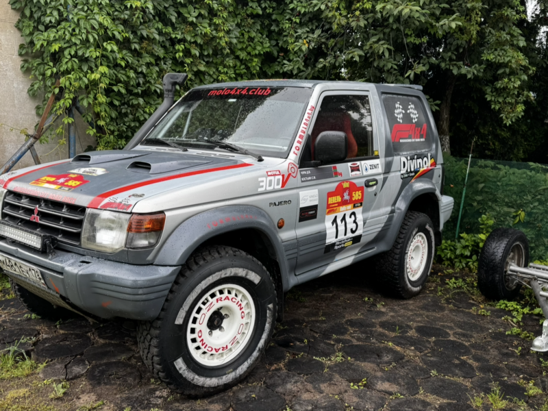 Mitsubishi pajero 2