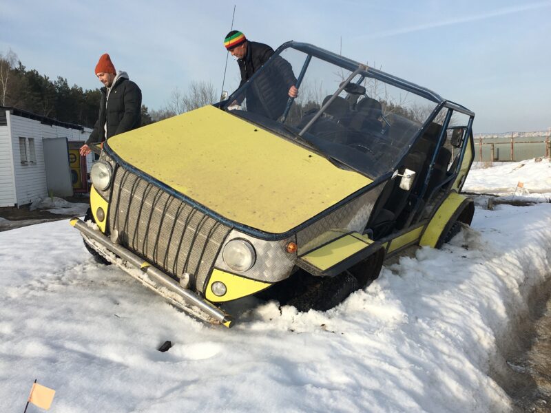 300 л.с.