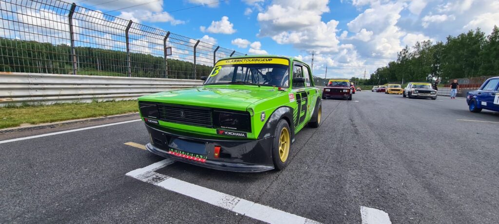 Требуется водитель-механик