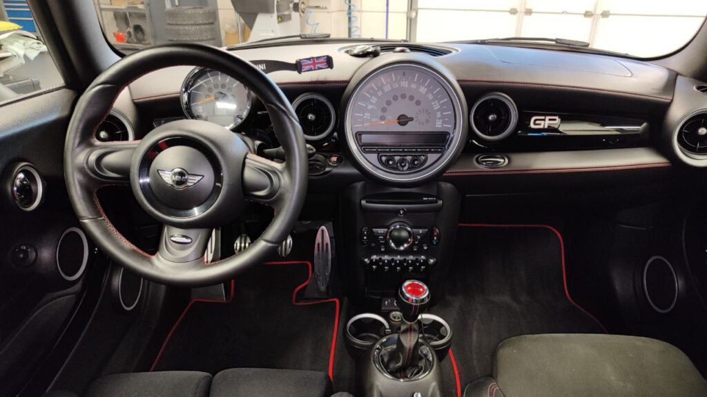 Mini John Cooper Works GP2 2013г.в.