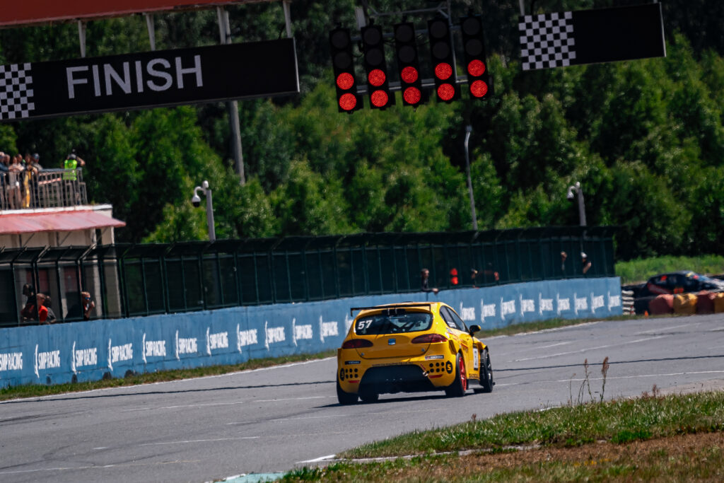 Заводской Seat Leon SuperCopa Туринг